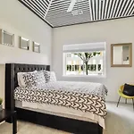 Lux House Of Champagne 2Br 2Ba Free Parking & Wifi