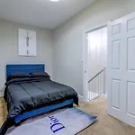 2-Story Designer Theme 2Br Apt Near The Inner Harbor