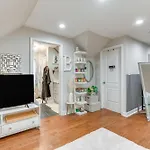 Chic Baltimore Retreat - 6 Mi To Downtown!