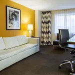 Comfort Inn & Suites Baltimore Inner Harbor