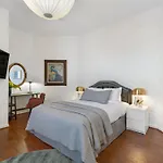 Brexton Hotel