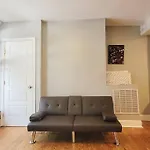 Entire House King Bed Near Downtown Free Parking