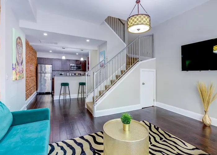 2-Story Designer Theme 2Br Apt Near The Inner Harbor
