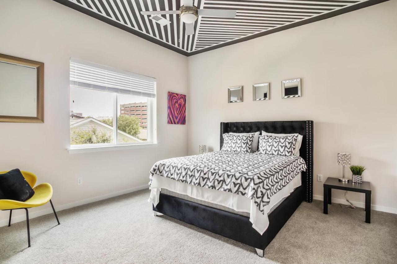 Lux House Of Champagne 2br 2ba Free Parking & Wifi