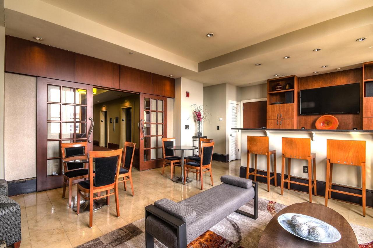 Chase Penthouse: Harbor View With Free Parking Apartment