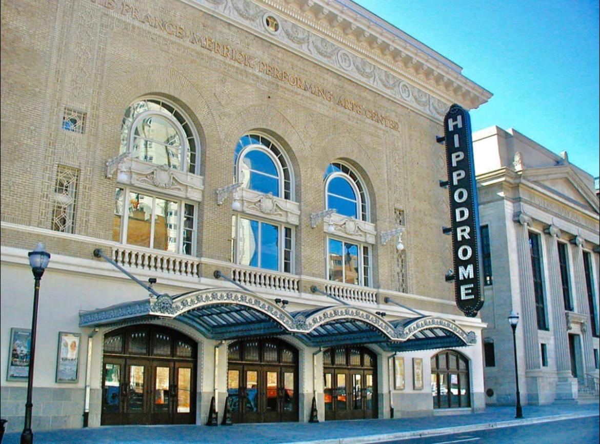 Lux House Of Champagne 2br 2ba Free Parking & Wifi Apartment Baltimore
