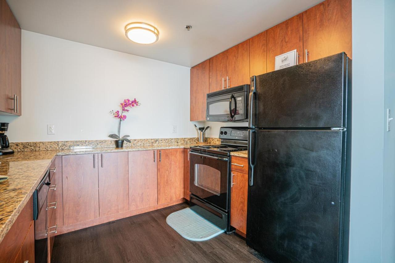 2br Furnished In Downtown Apts