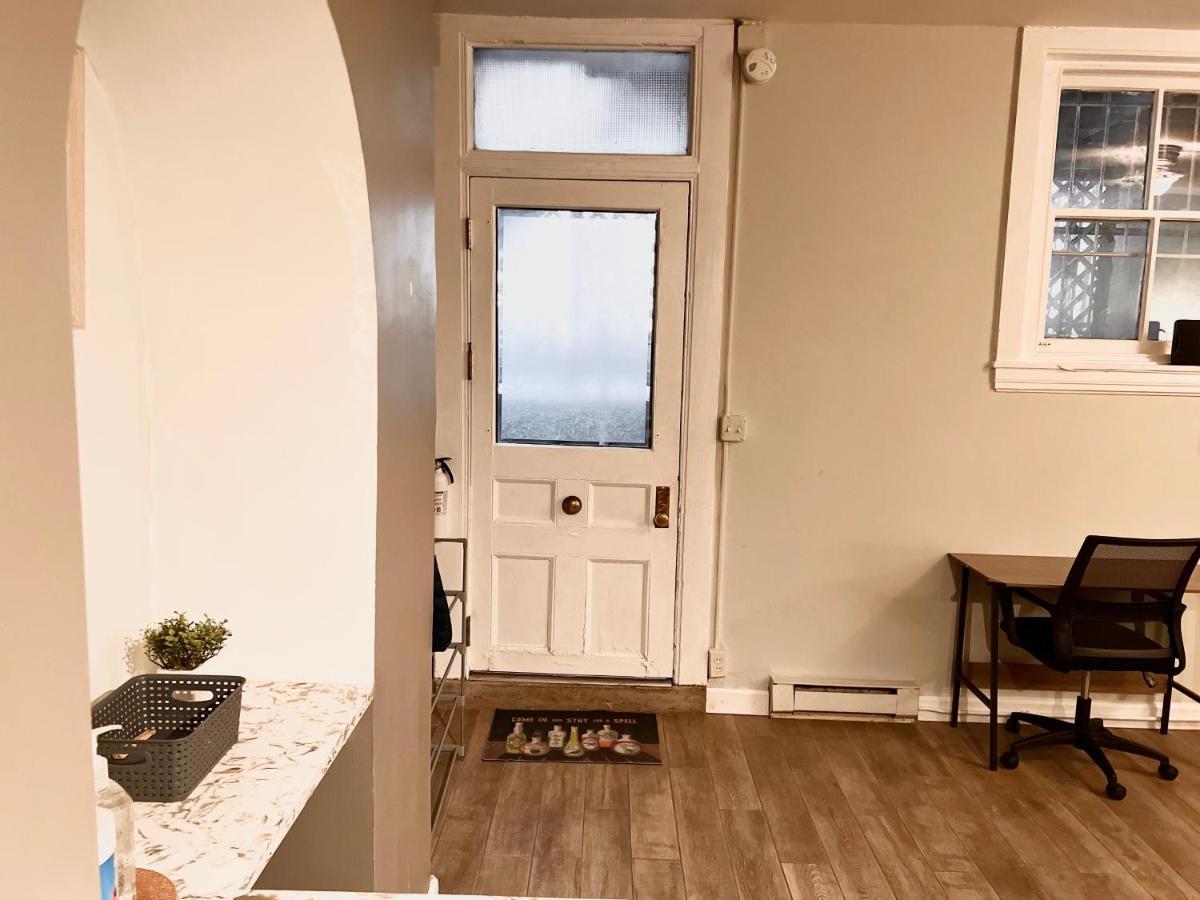 Mount Vernon Rear Apartment