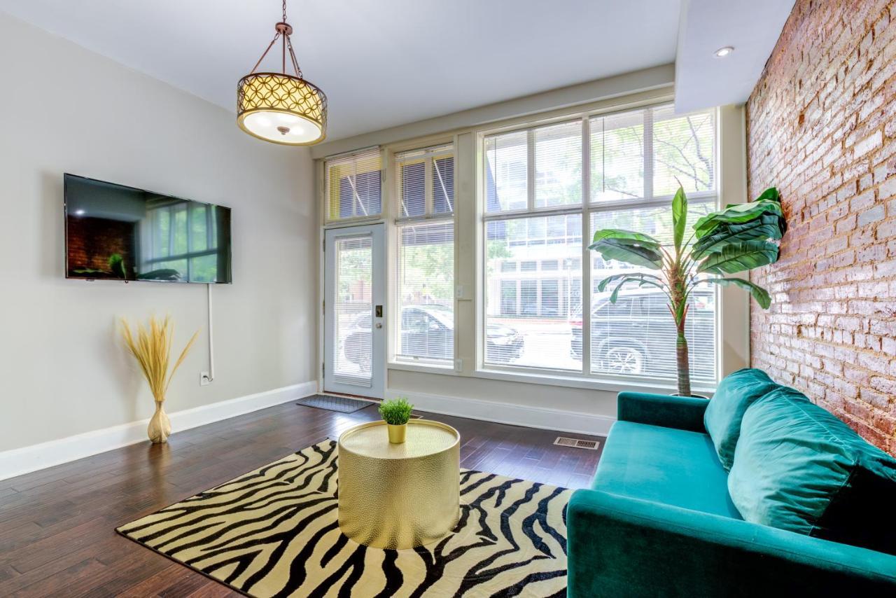2-story Designer Theme 2br Apt Near The Inner Harbor