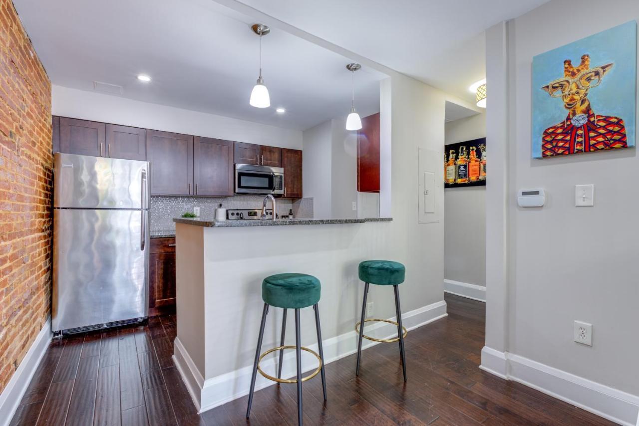 2-story Designer Theme 2br Apt Near The Inner Harbor Apartment