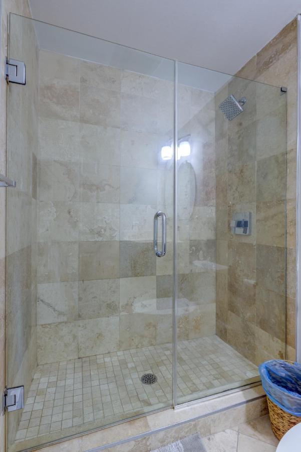 2-story Designer Theme 2br Apt Near The Inner Harbor Apartment