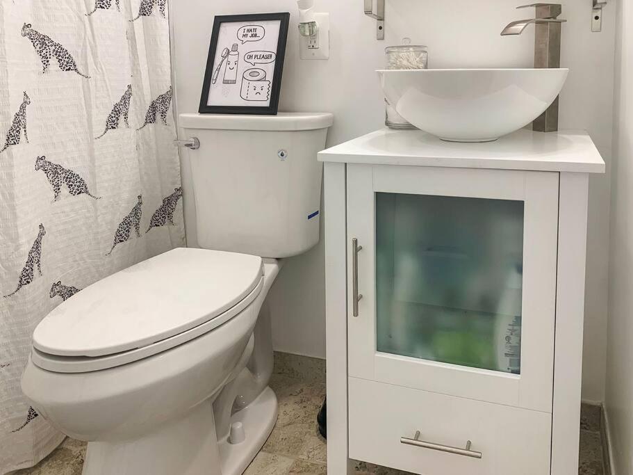 Cozy Modern In The Heart Of Fells Point! Apartment Baltimore