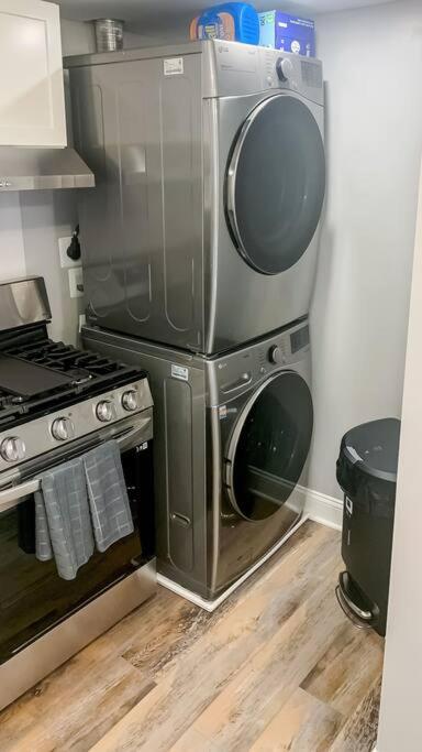 Cozy Modern In The Heart Of Fells Point! Baltimore