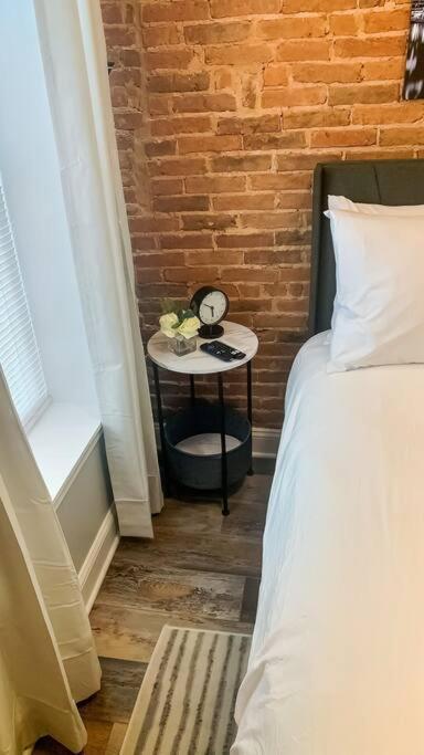 Cozy Modern In The Heart Of Fells Point! *