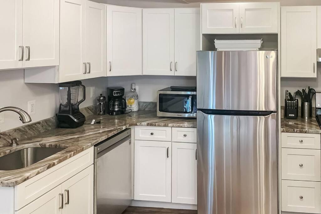 Cozy Modern In The Heart Of Fells Point! Apartment