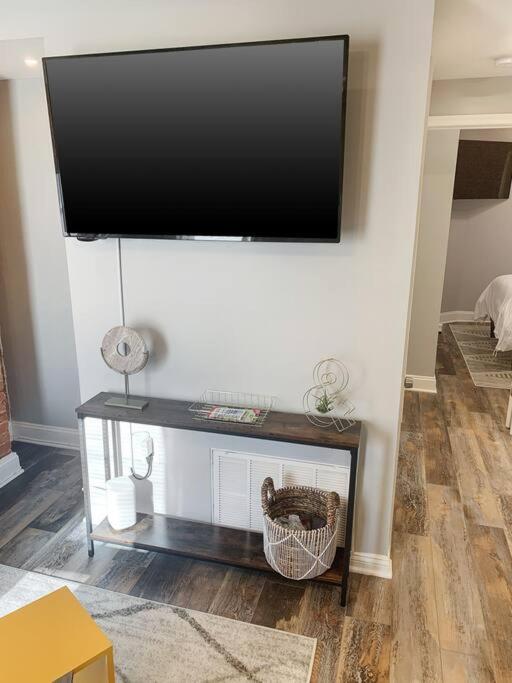 Cozy Modern In The Heart Of Fells Point! *