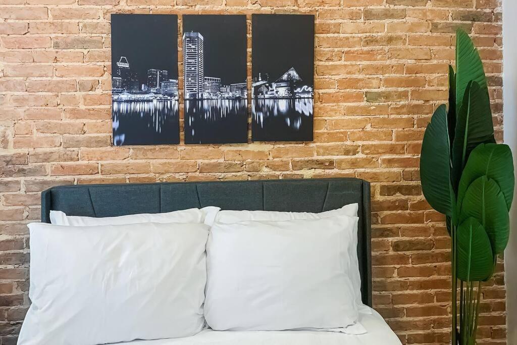 Cozy Modern In The Heart Of Fells Point!