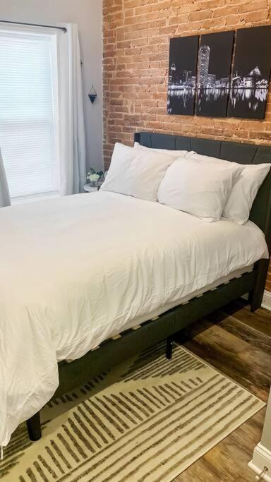 Apartment Cozy Modern In The Heart Of Fells Point! *