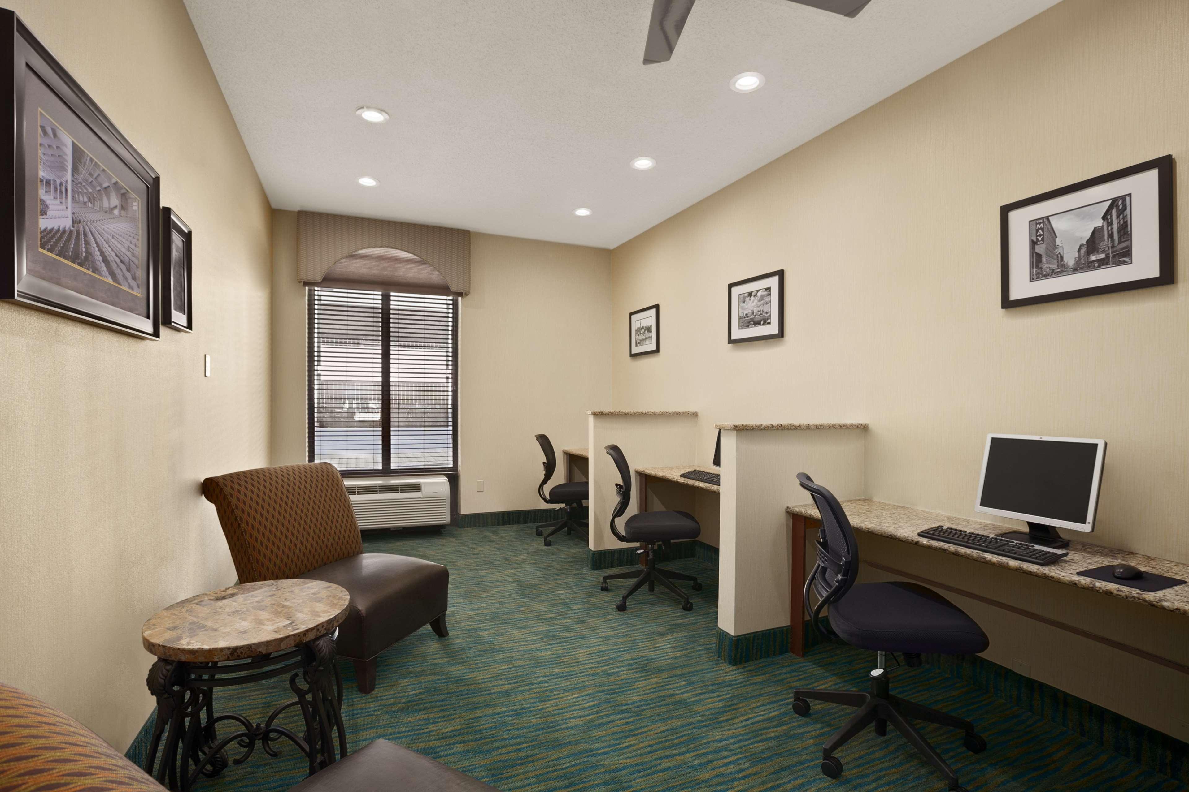 Days By Wyndham Inner Harbor 3*