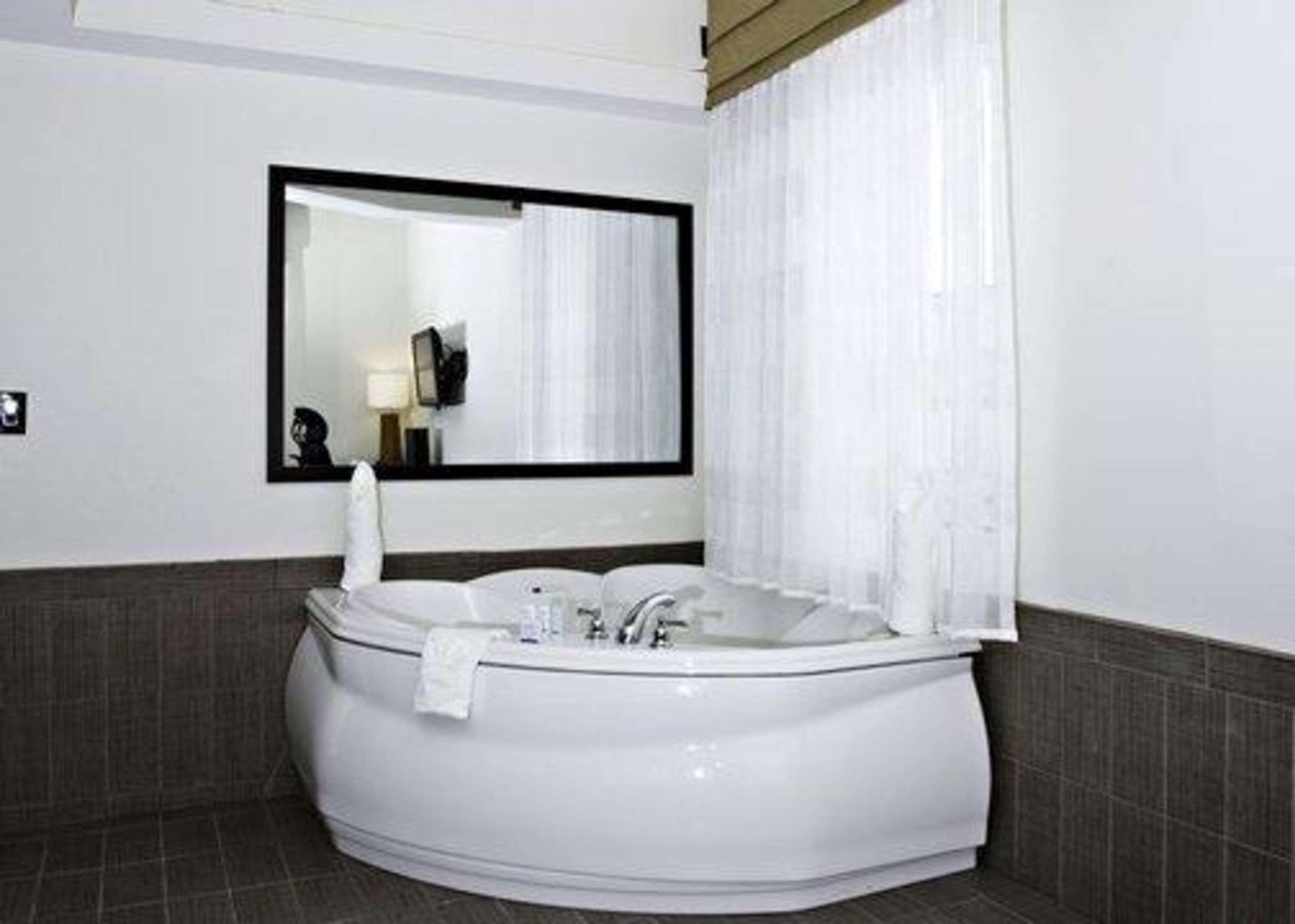 Sleep & Downtown Inner Harbor 3* Baltimore