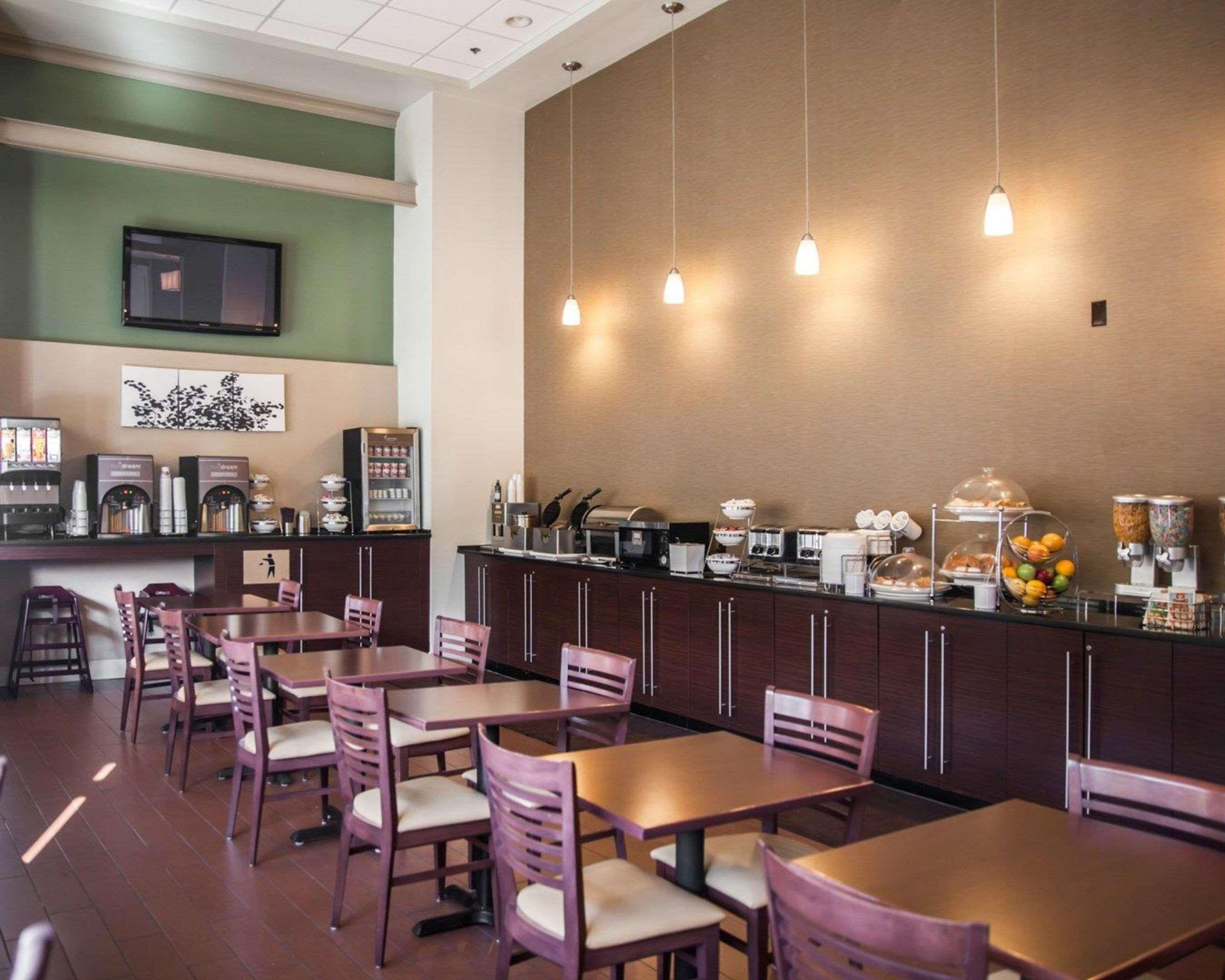 Sleep & Downtown Inner Harbor Hotel 3*