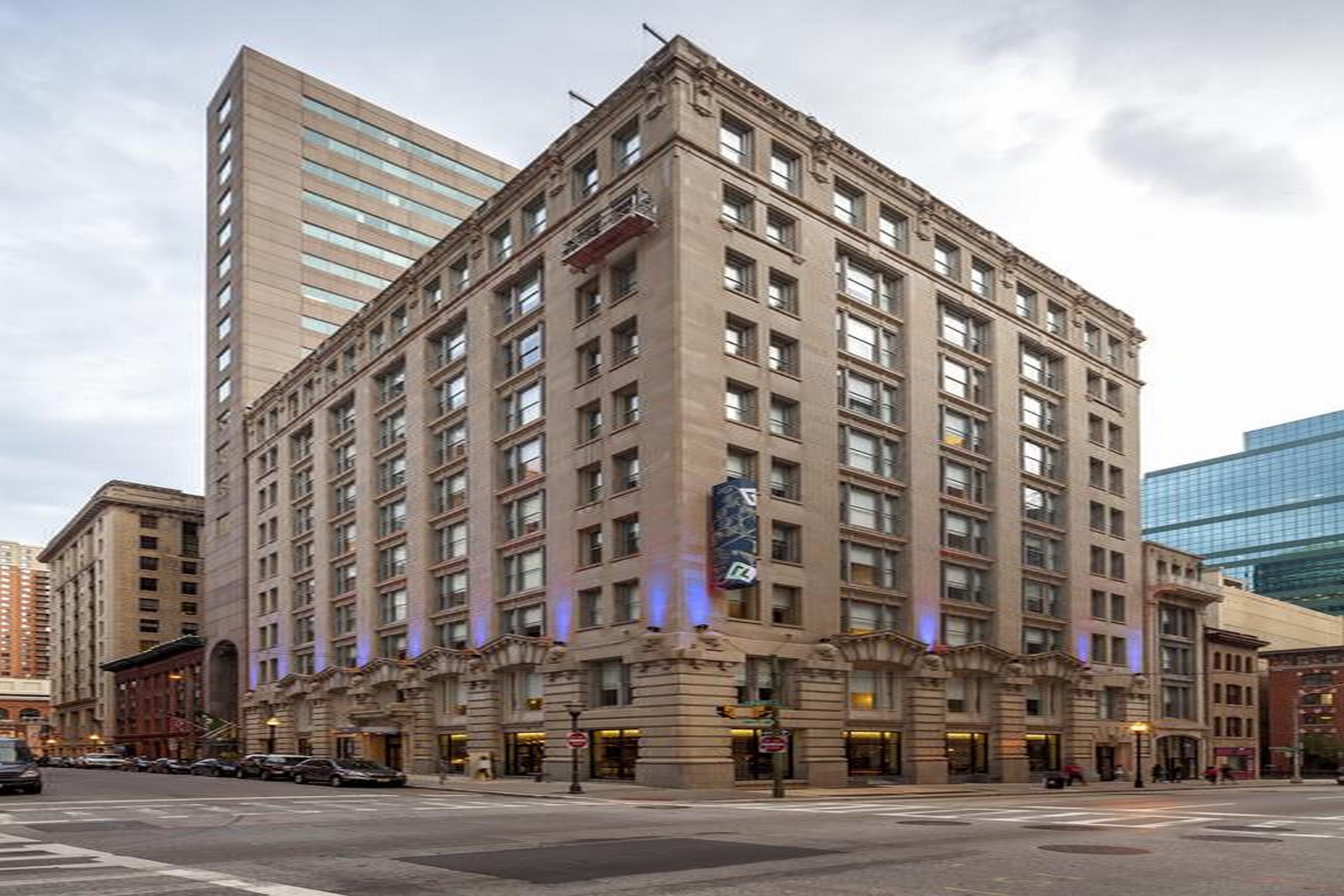 Hotel Rl Inner Harbor 3*