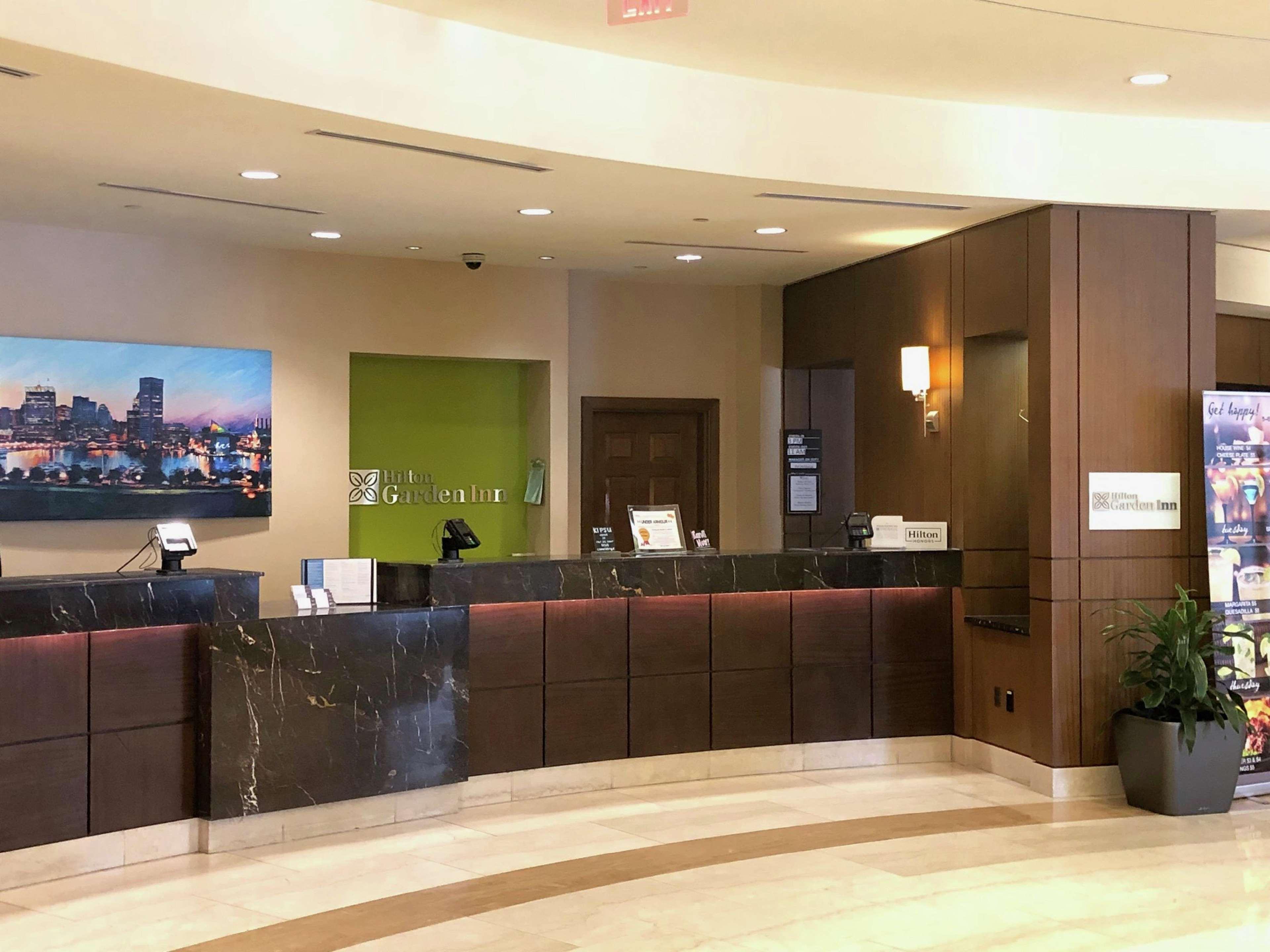 Hotel Hilton Garden Inner Harbor 3*