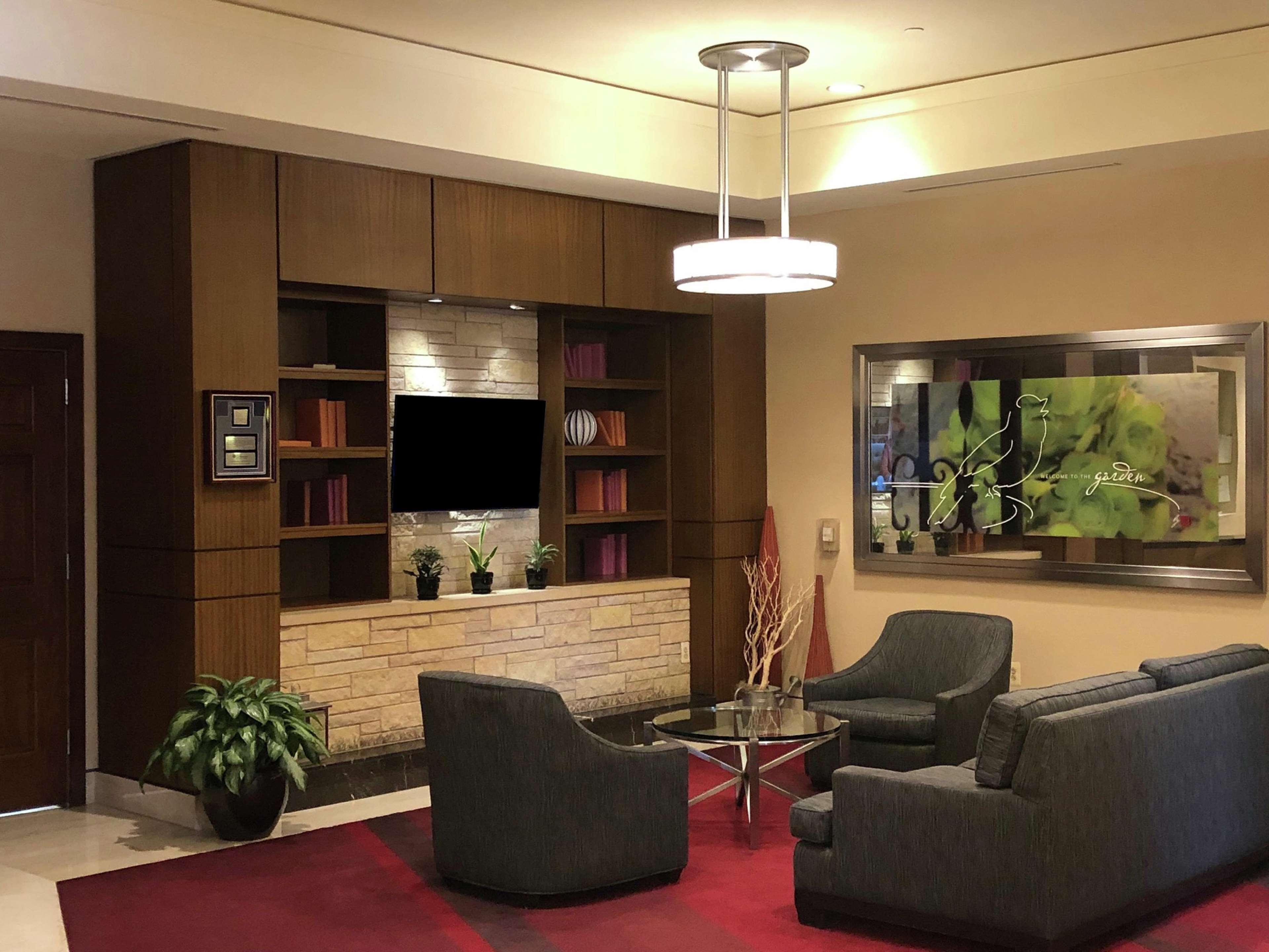 Hotel Hilton Garden Inner Harbor 3*