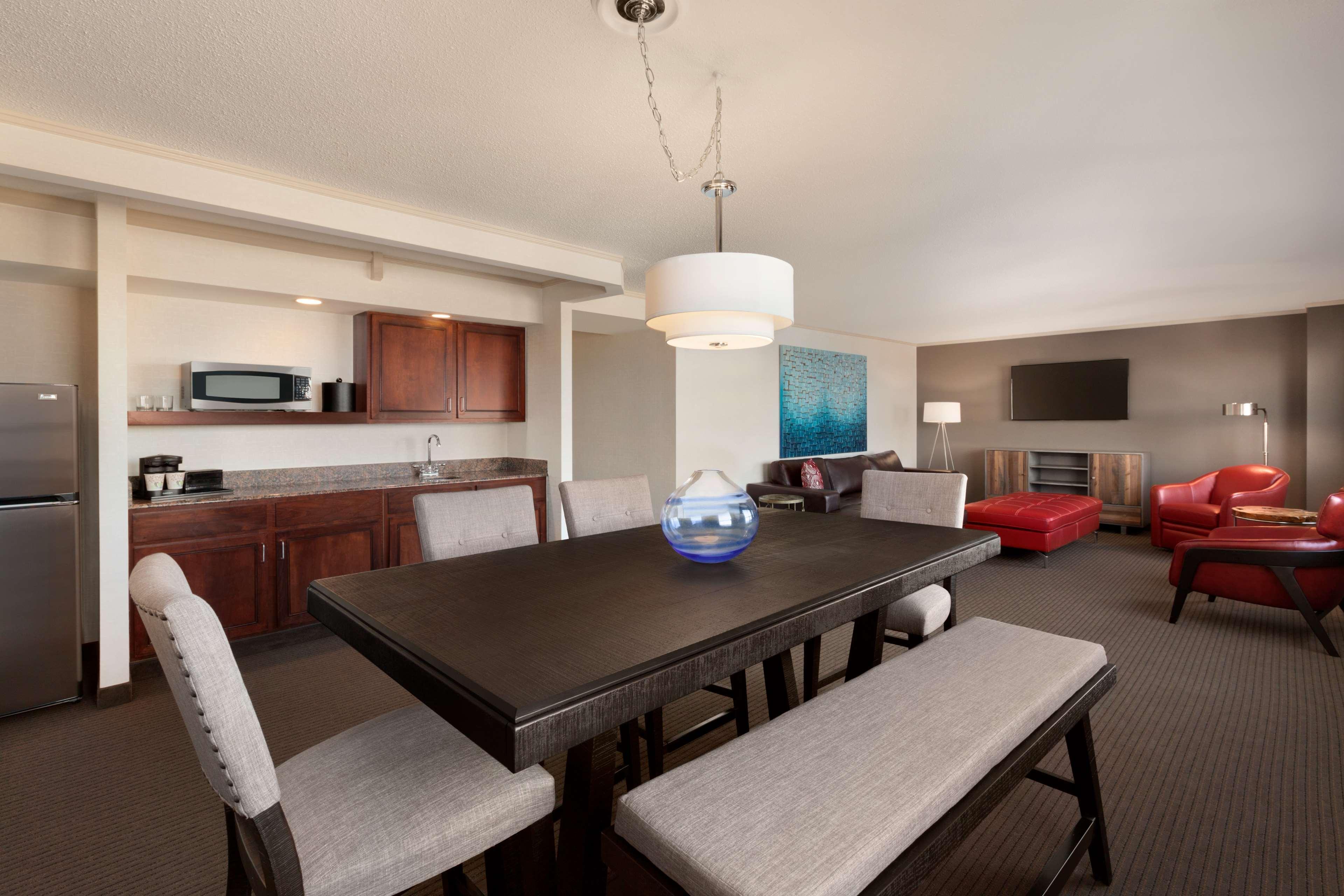 Embassy Inner Harbor 4*