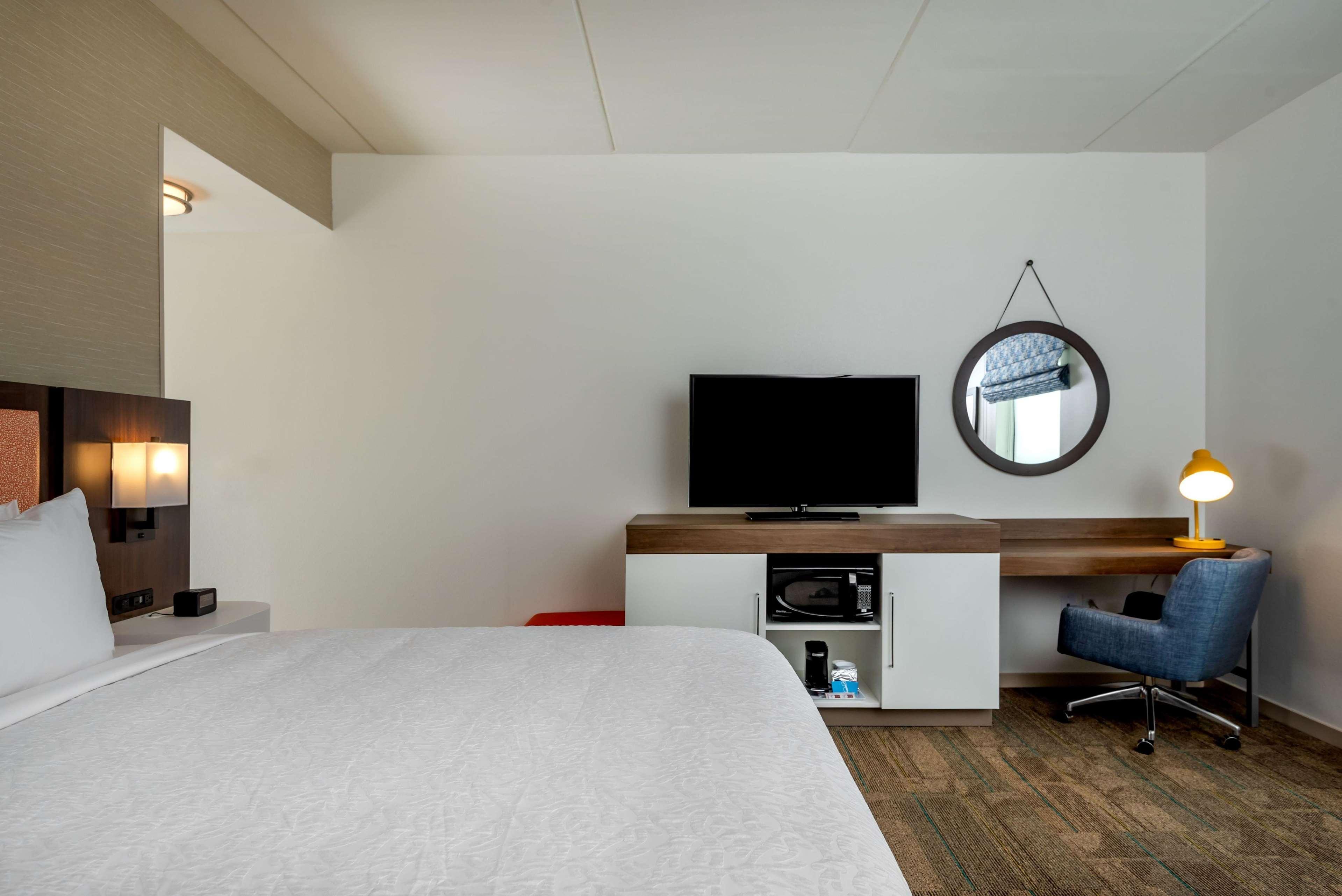 Hampton Bayview Campus 3*
