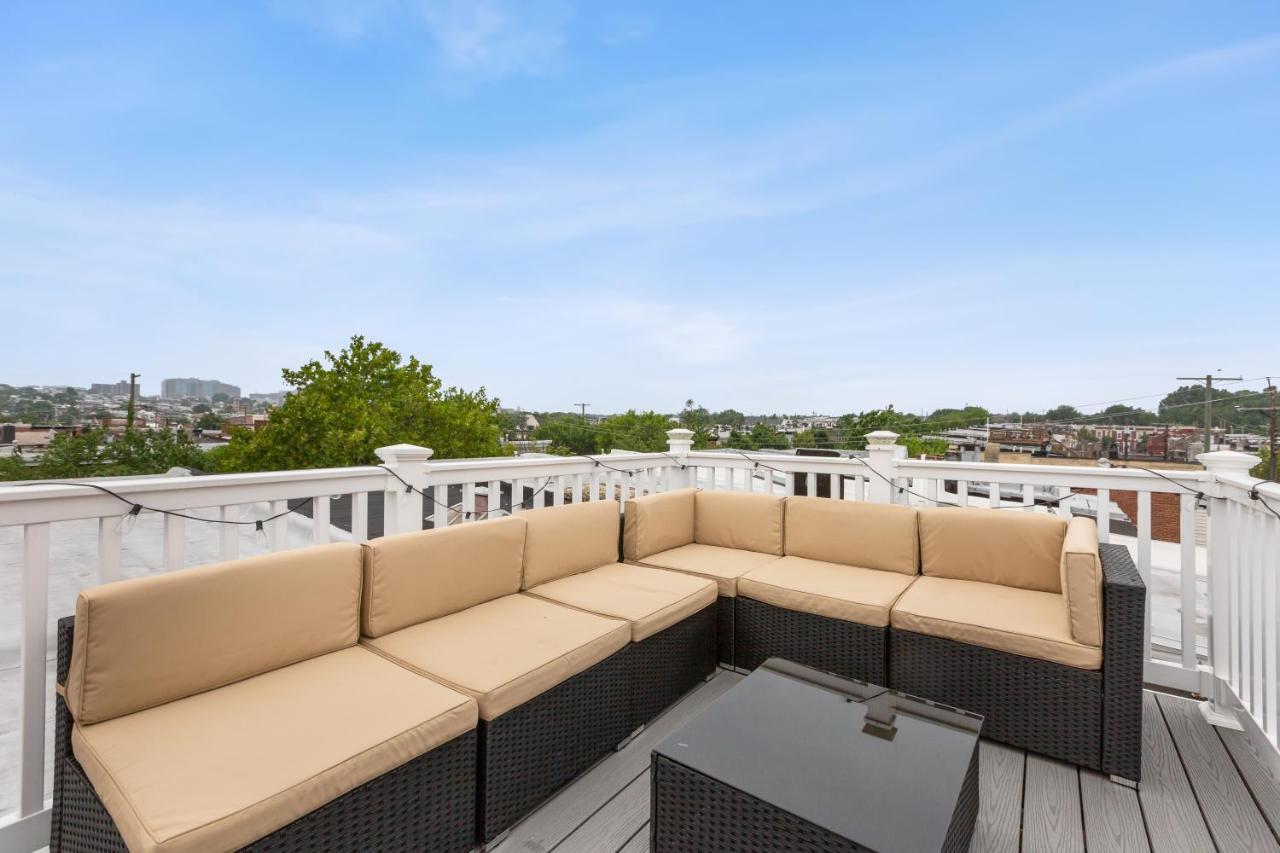 Pristine Townhouse With Rooftop Deck Near Canton!