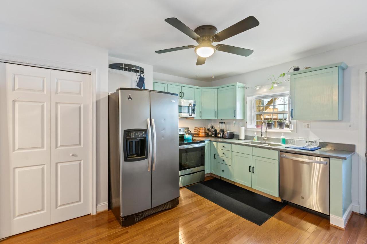 Pristine Townhouse With Rooftop Deck Near Canton! Apartment