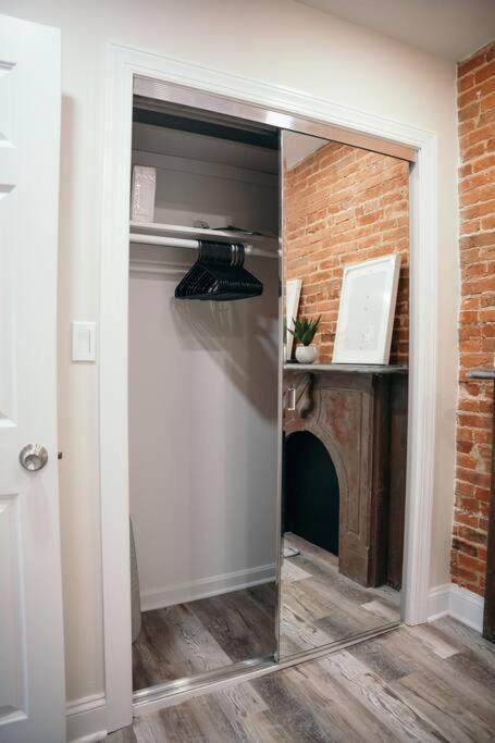 Fells Point Charm Doubled! Apartment *