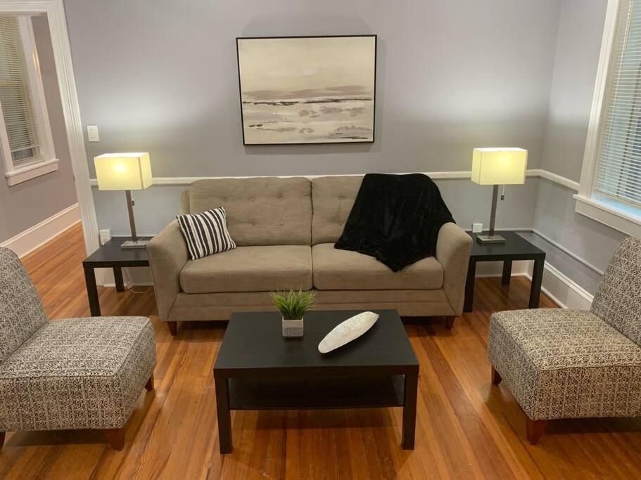 Cozy 2bd/2ba * Baltimore