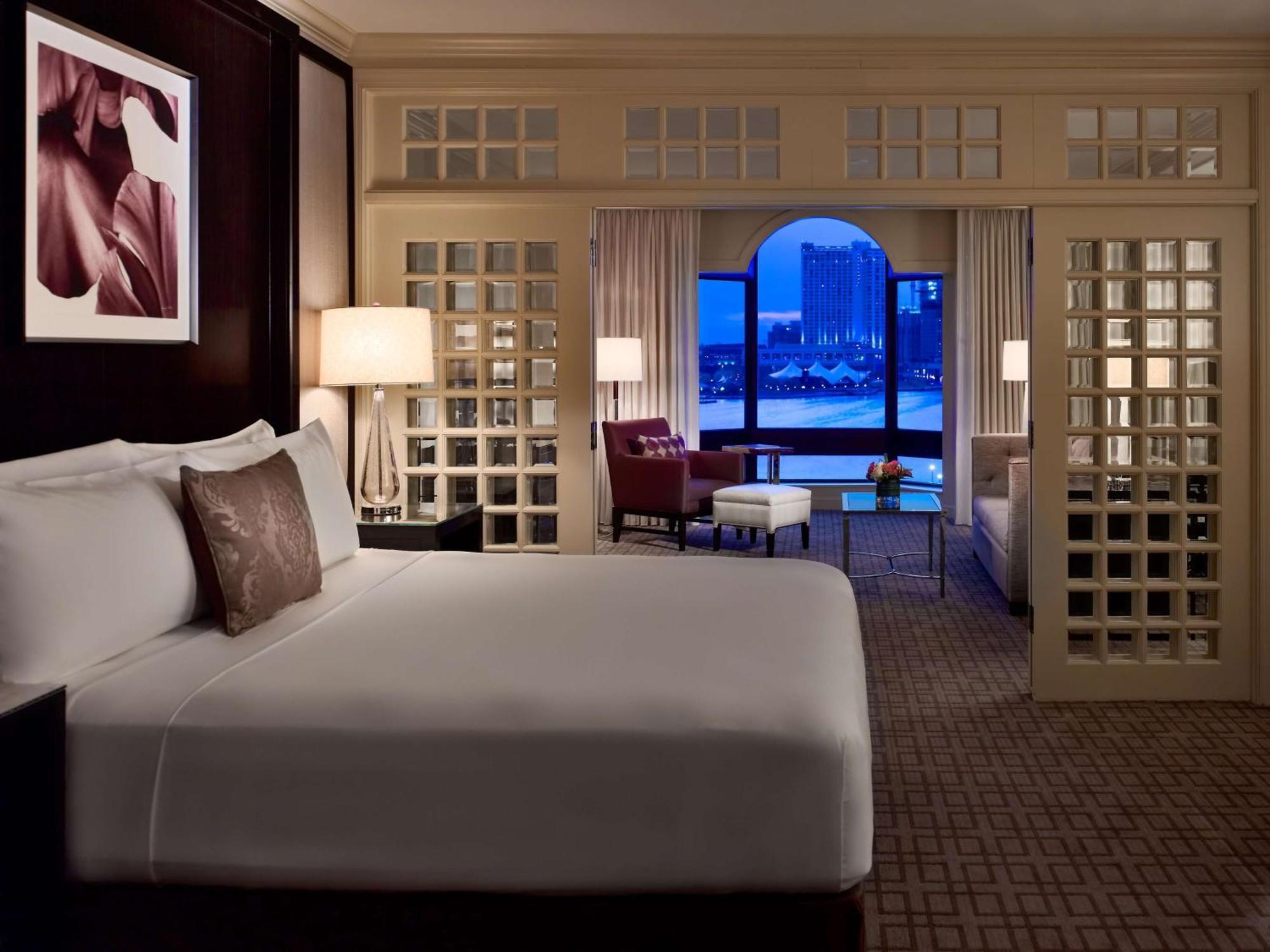 Hotel The Royal Sonesta Harbor Court 4*