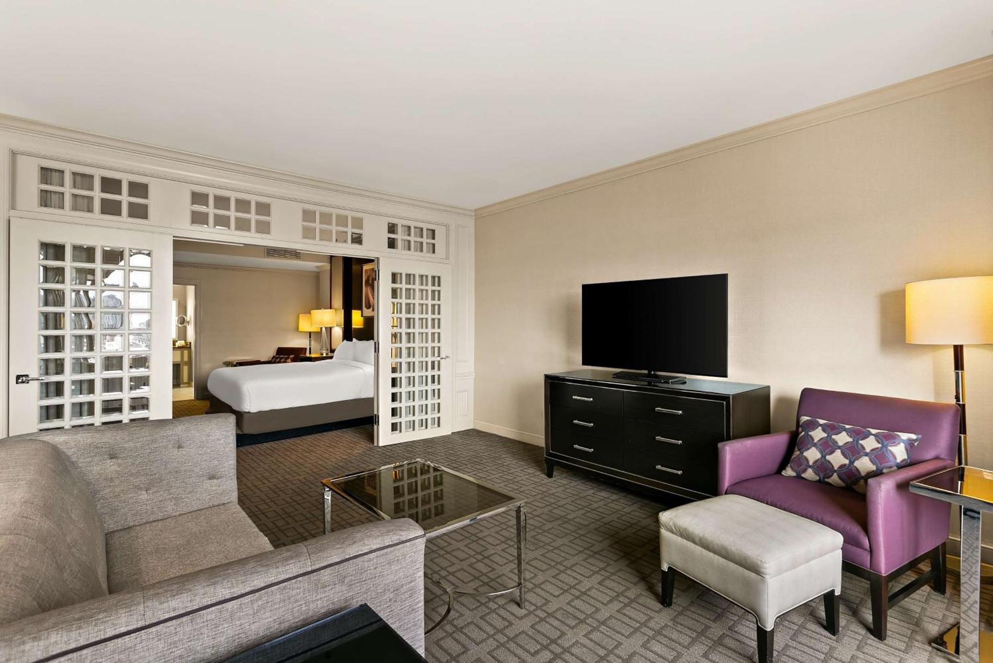 The Royal Sonesta Harbor Court 4*