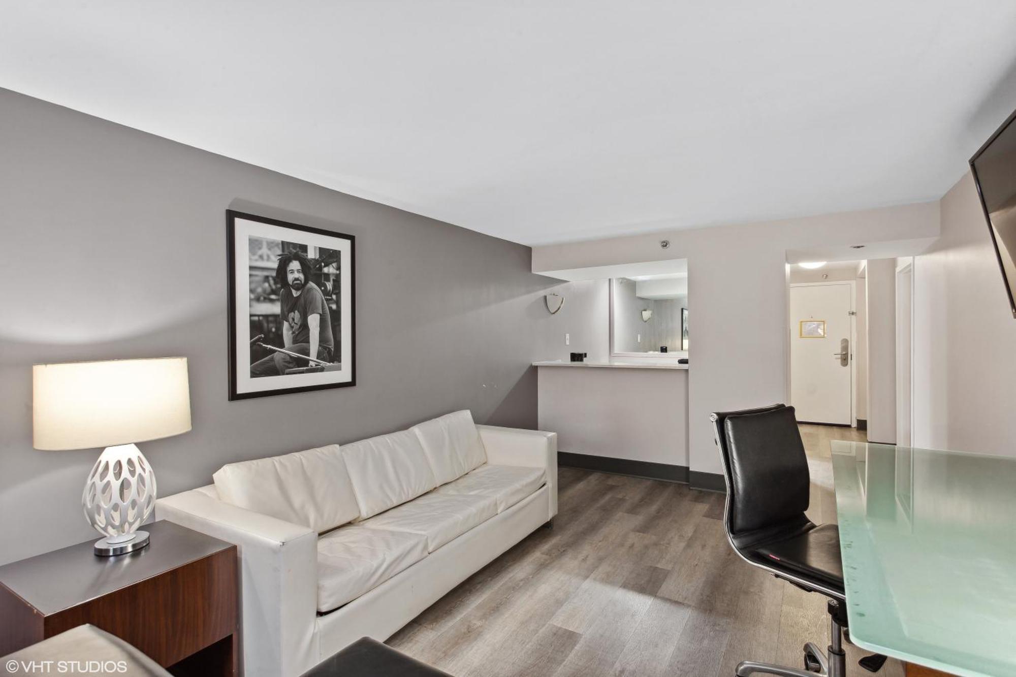 Hotel Comfort & Inner Harbor 3*