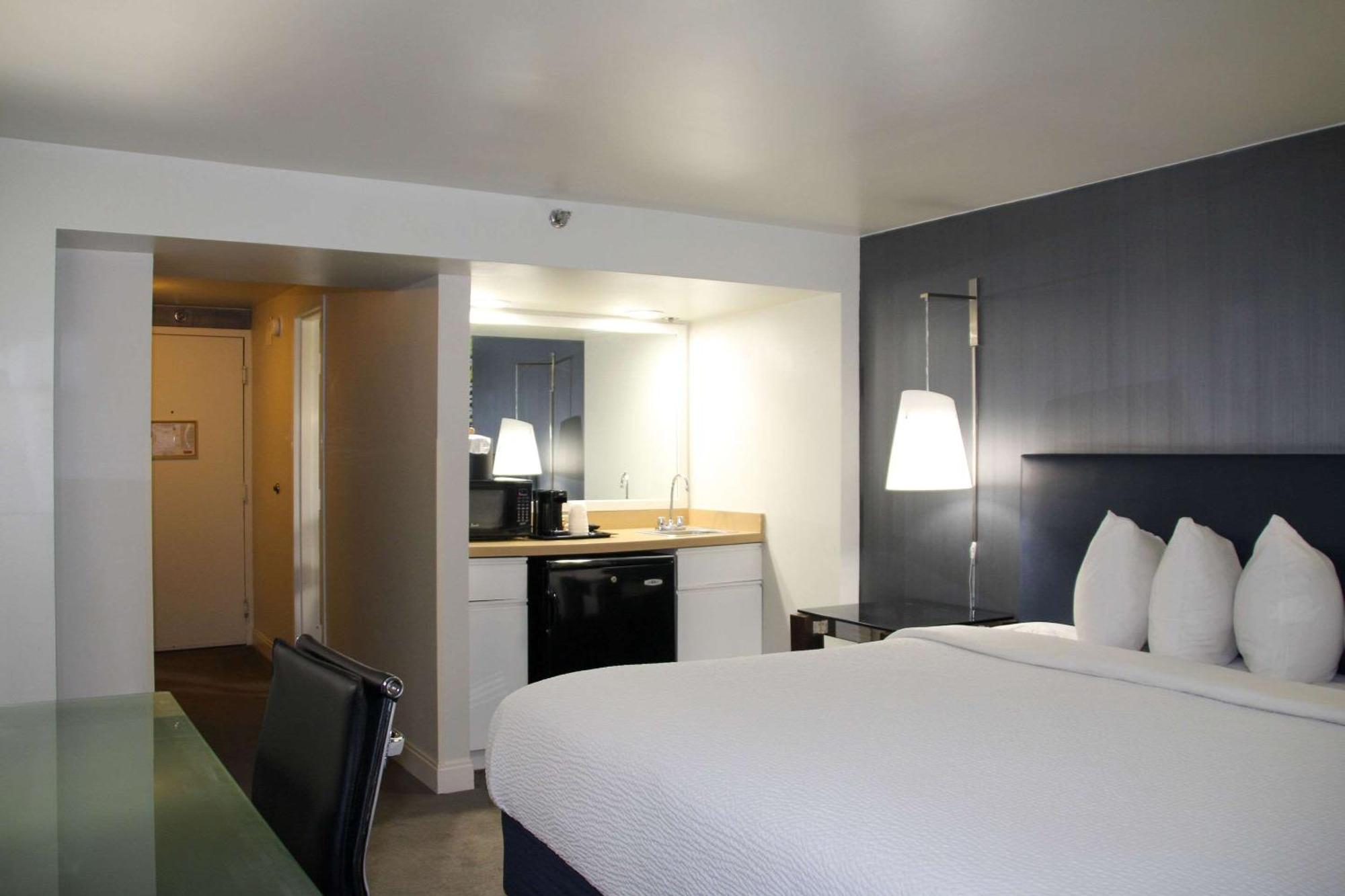 Hotel Comfort & Inner Harbor Baltimore