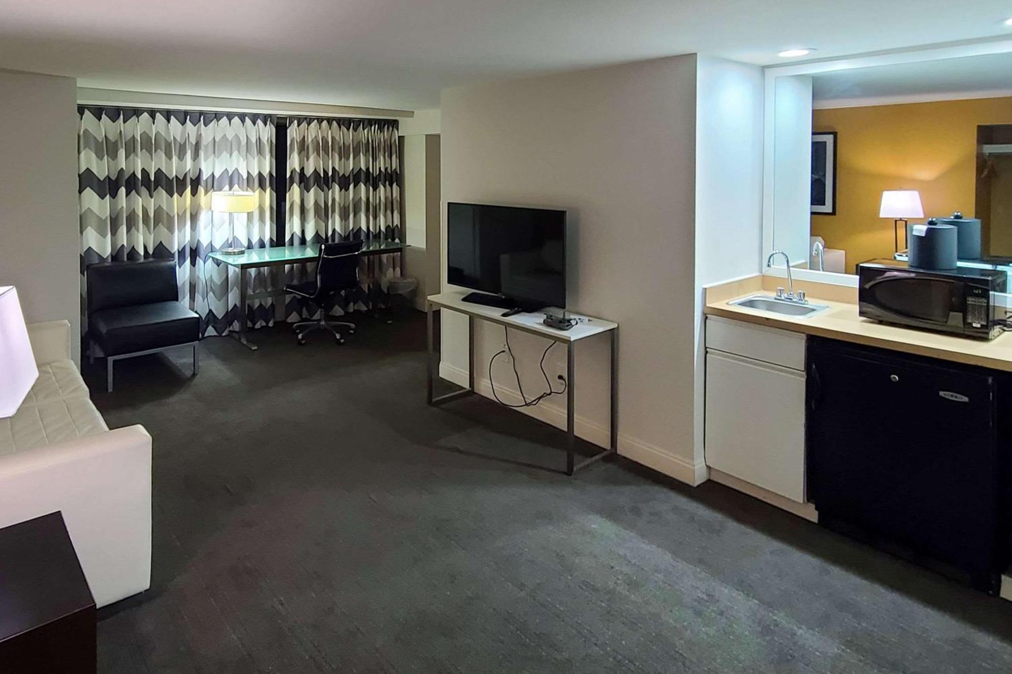 Comfort & Inner Harbor 3* Baltimore