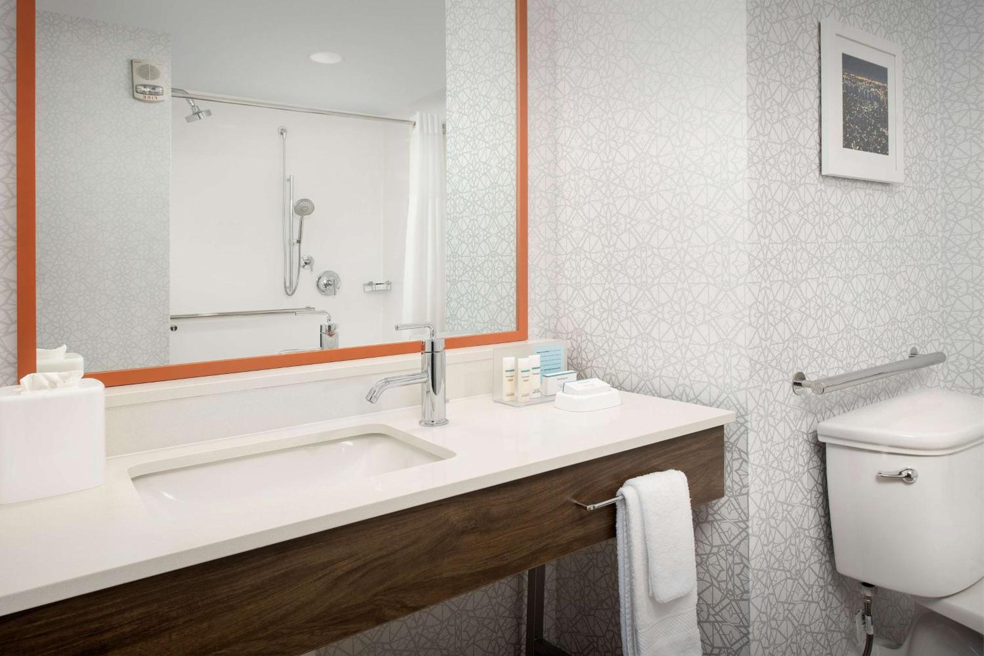 Hampton Baltimore-downtown-convention Center Hotel Baltimore