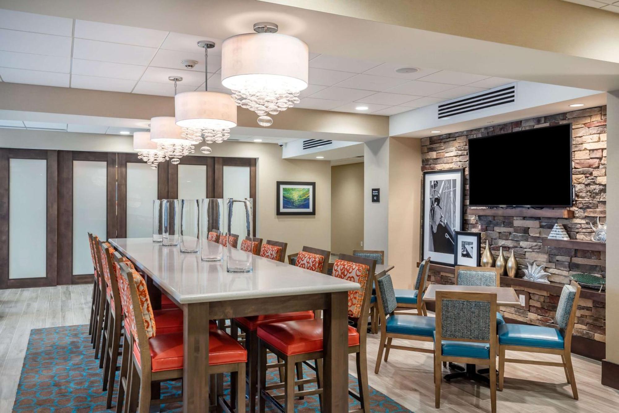 Hampton Bayview Campus 3*