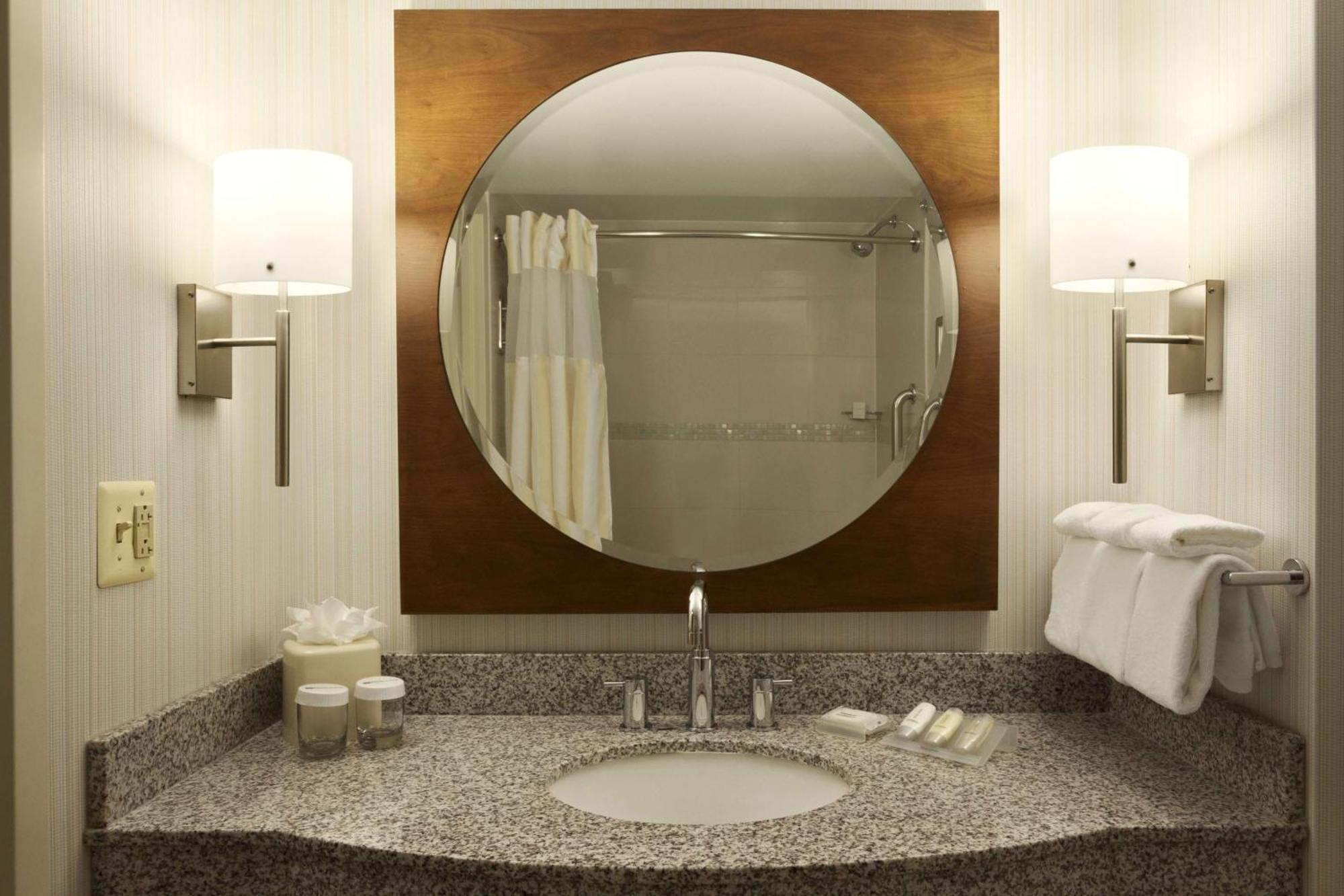 Hilton Garden Inner Harbor Hotel 3*