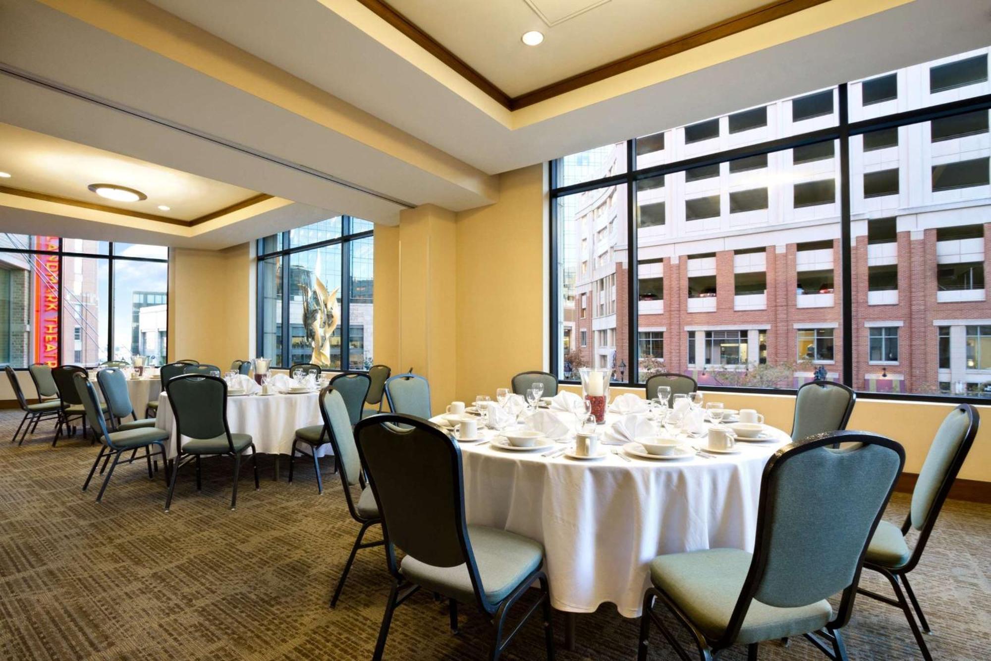 Hotel Homewood By Hilton Baltimore