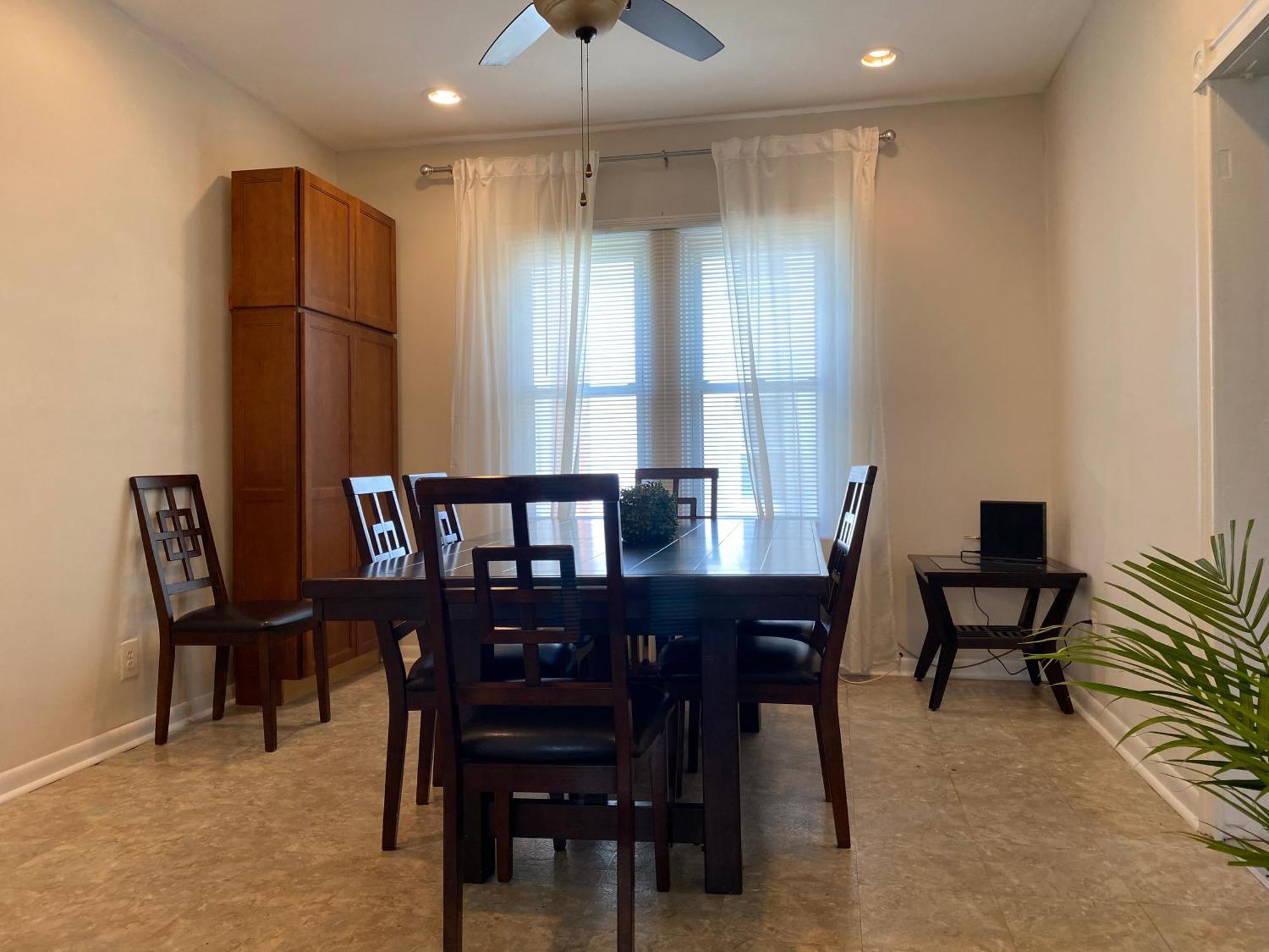 Homely Charming Woods Homestay Baltimore
