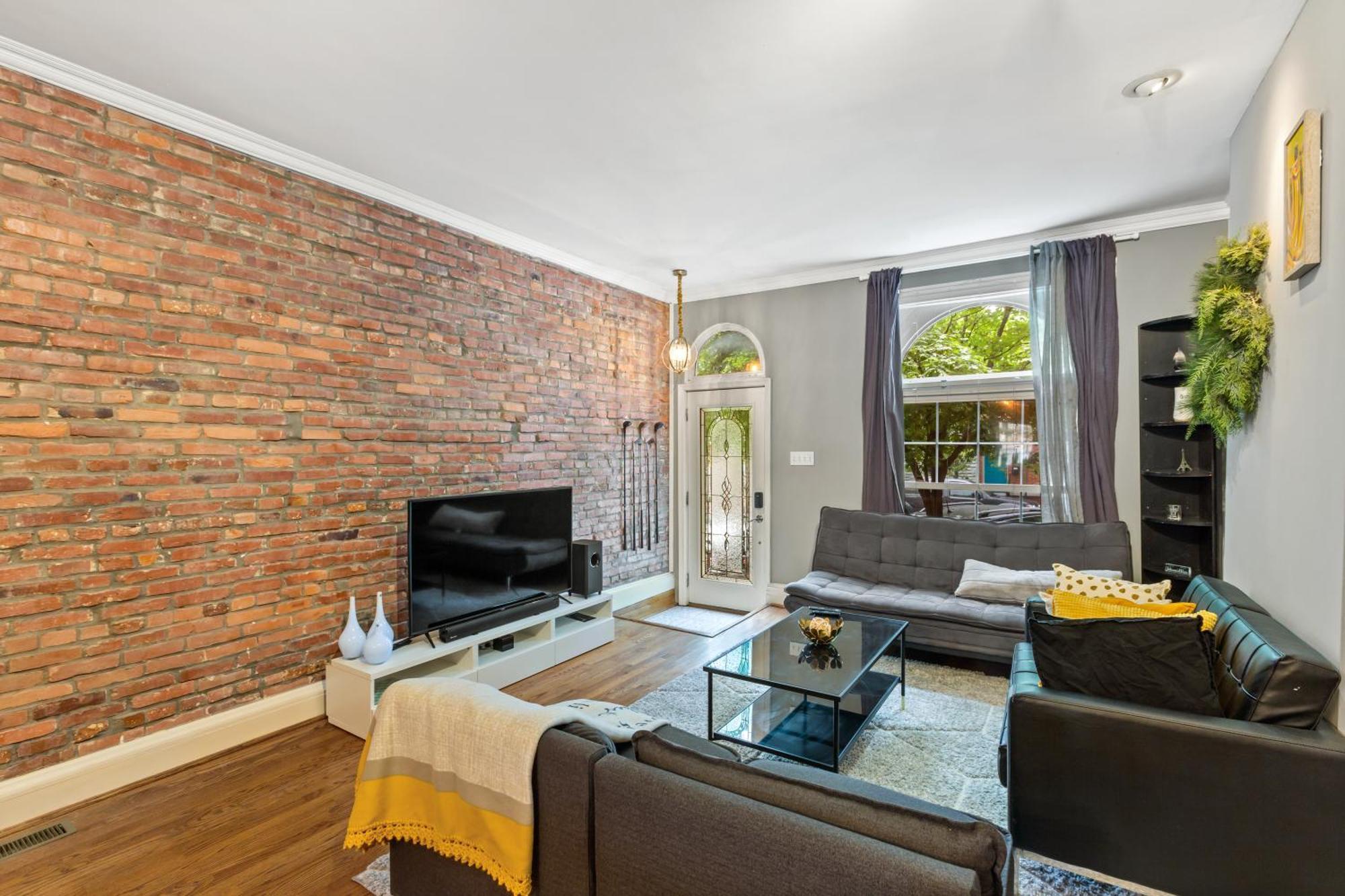 Pristine Townhouse With Rooftop Deck Near Canton! * Baltimore
