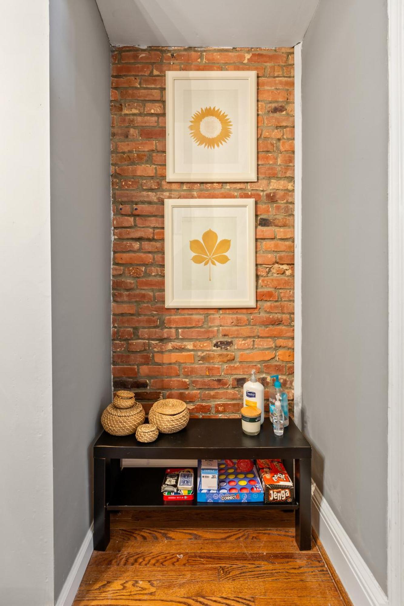 Pristine Townhouse With Rooftop Deck Near Canton! Apartment