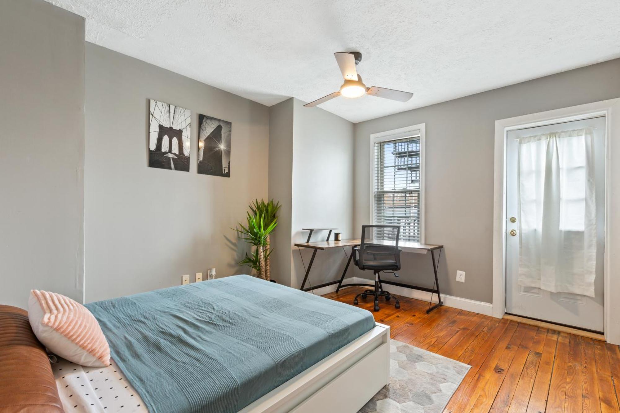Pristine Townhouse With Rooftop Deck Near Canton! Baltimore