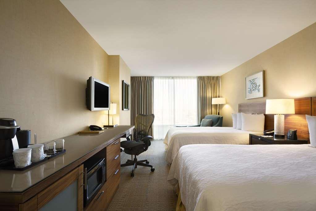 Hilton Garden Inner Harbor Hotel 3*
