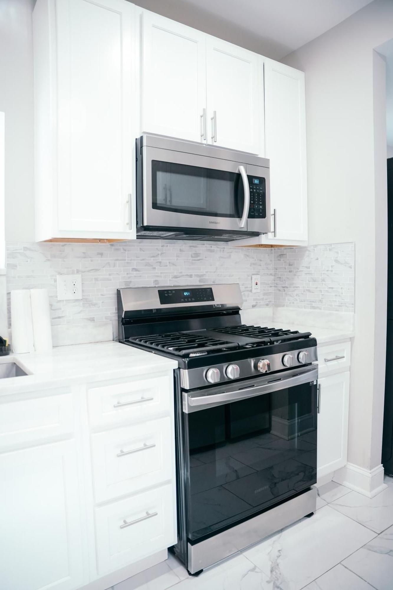 Charm Luxury 4 Bedroom Brick Baltimore