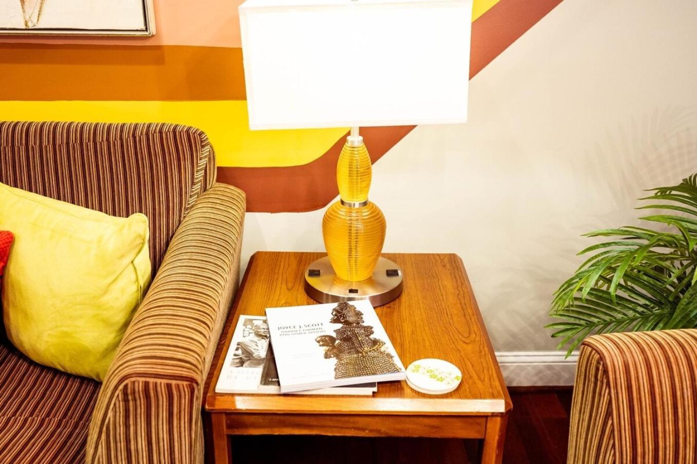 Retro-inspired Content House In Patterson Park Casa de férias